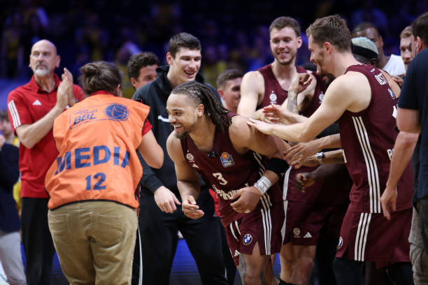 下了坚实的 下了坚实的